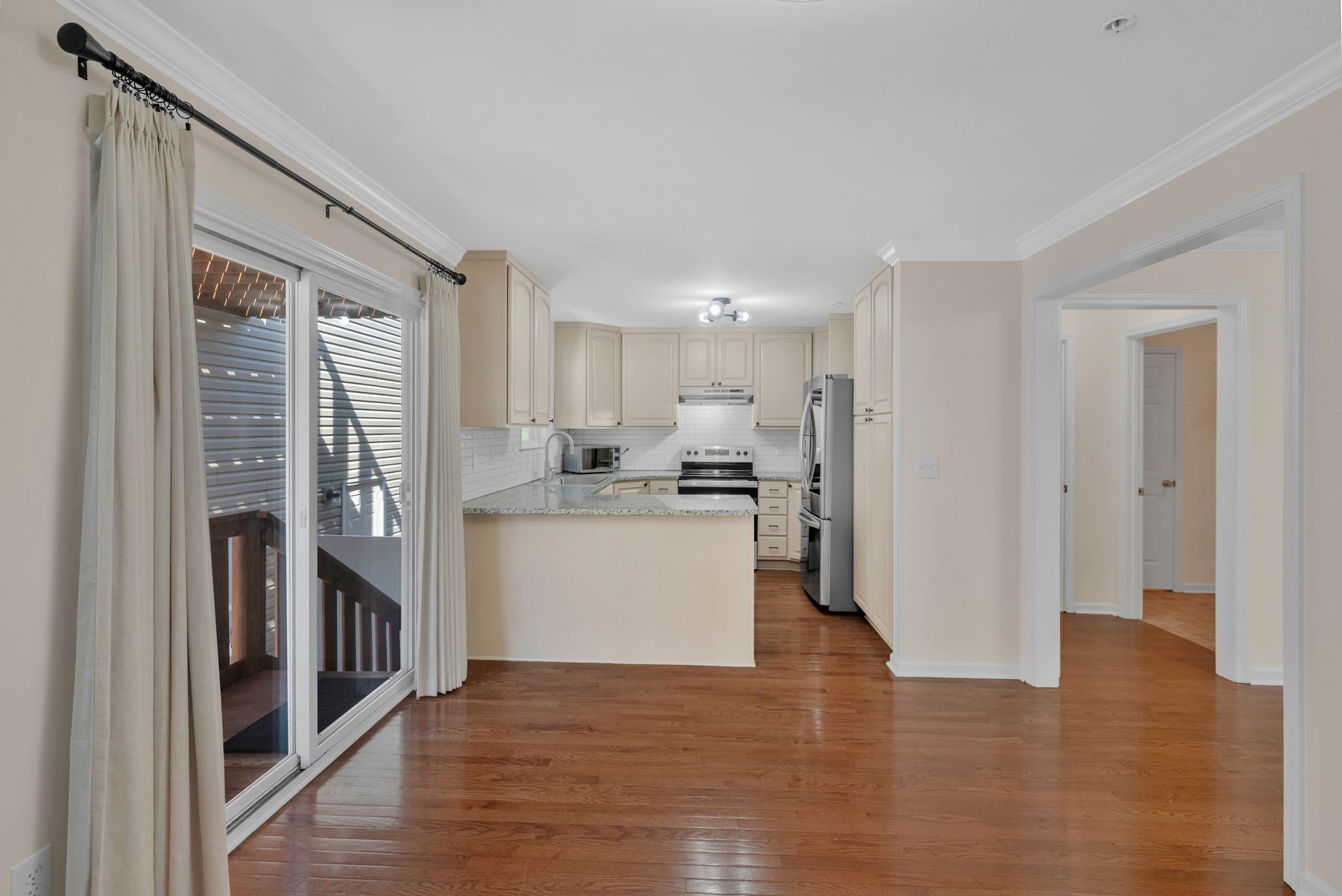 702 Vineland Ct