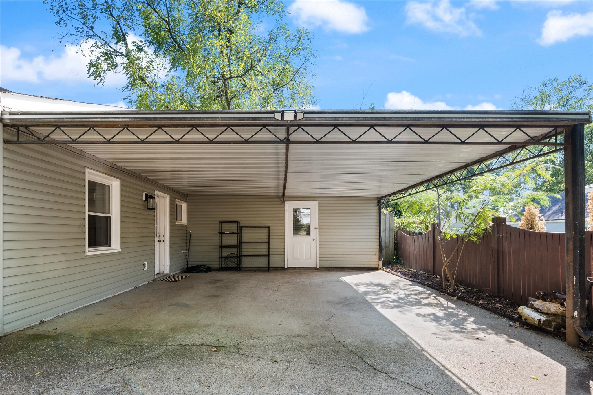 708 Oneida Ave
