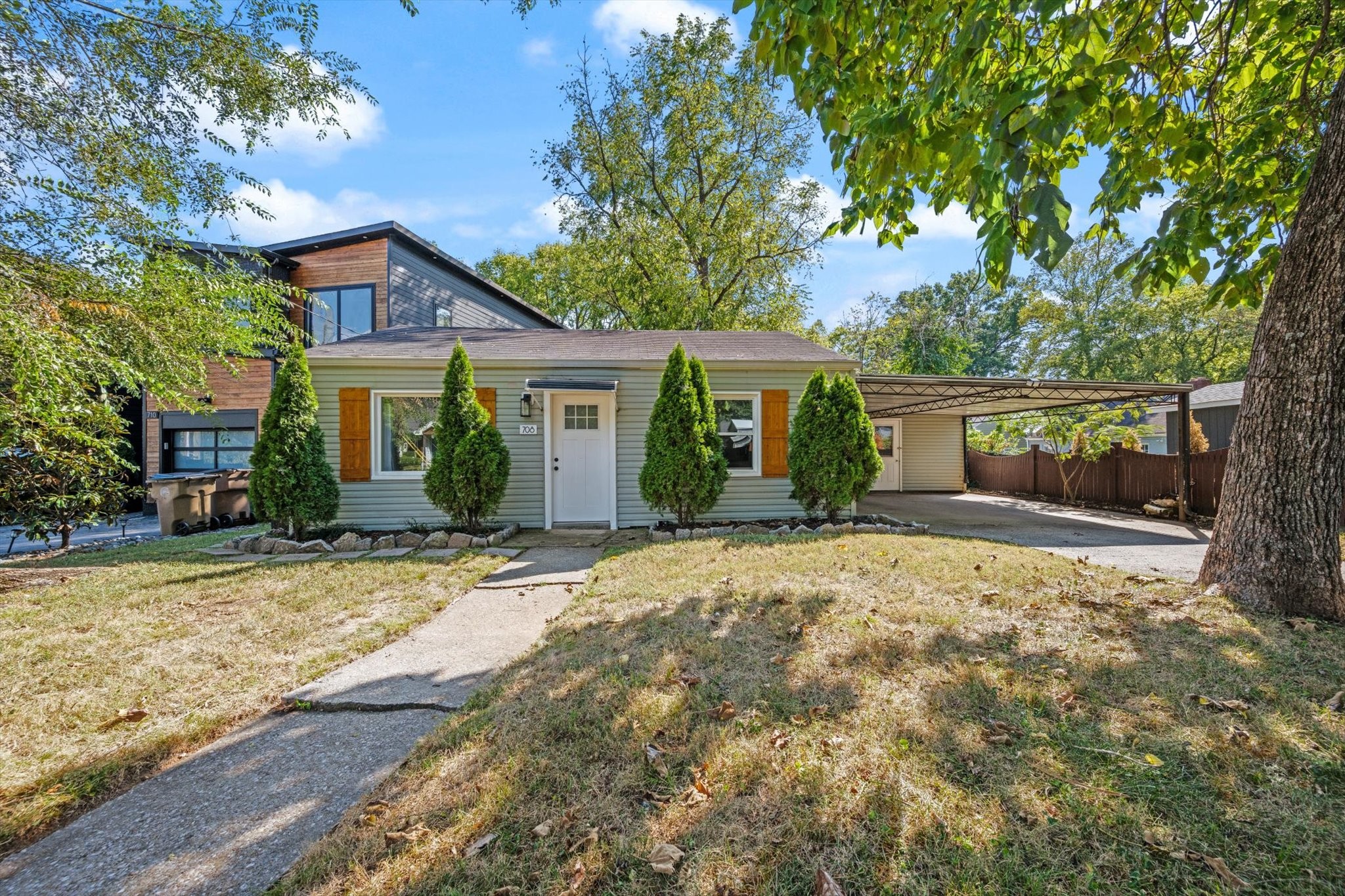 708 Oneida Ave