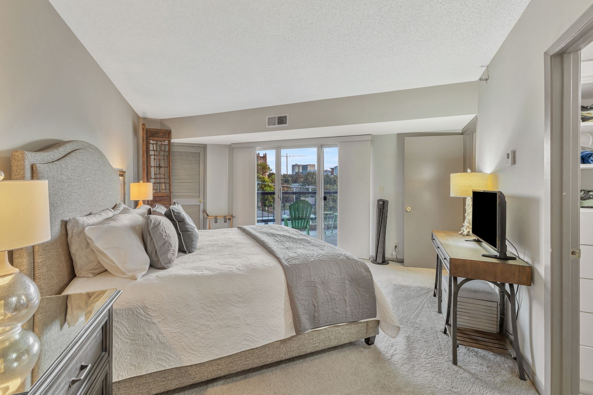 900 19th Ave, S Unit: 708