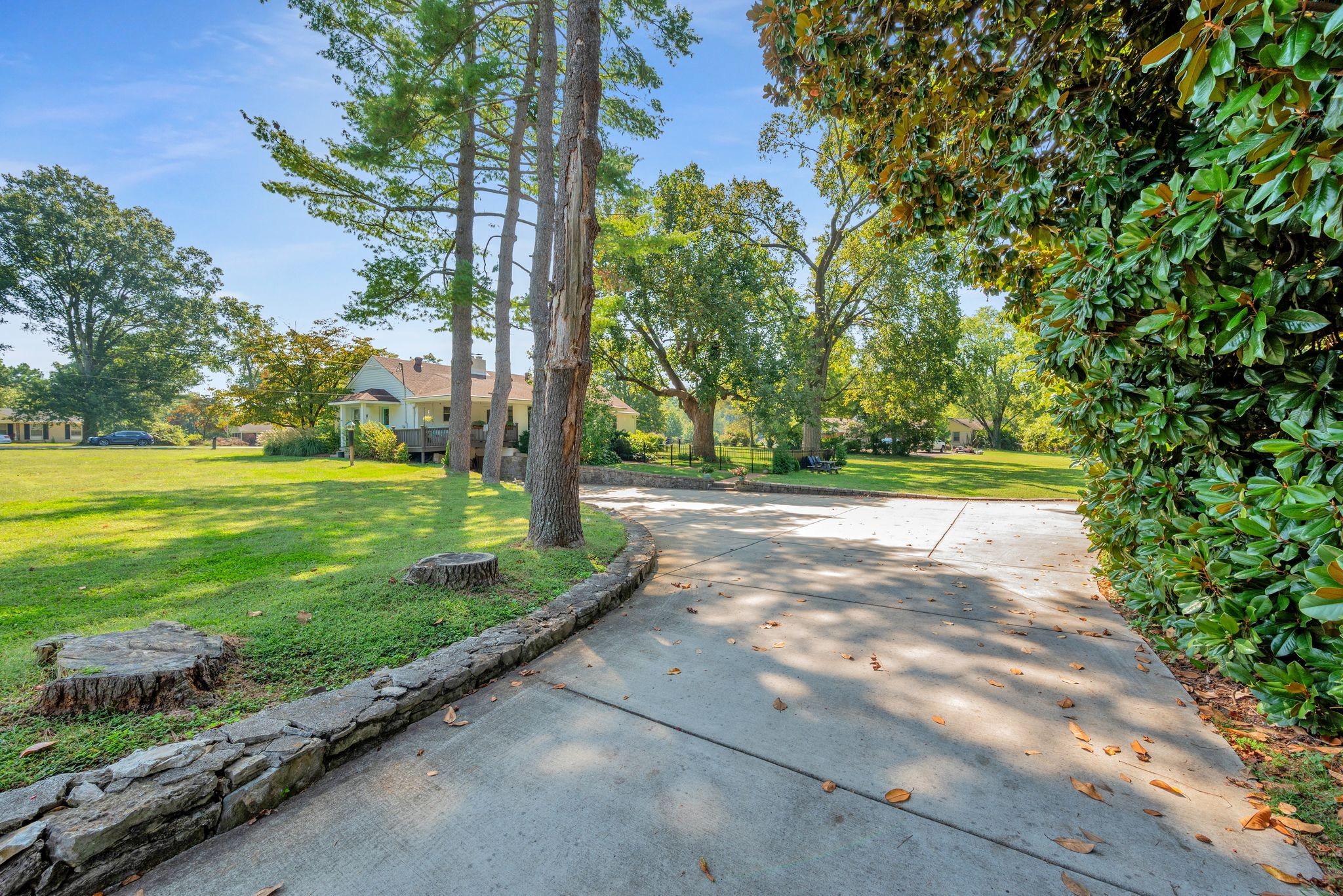 5001 Stillwood Dr