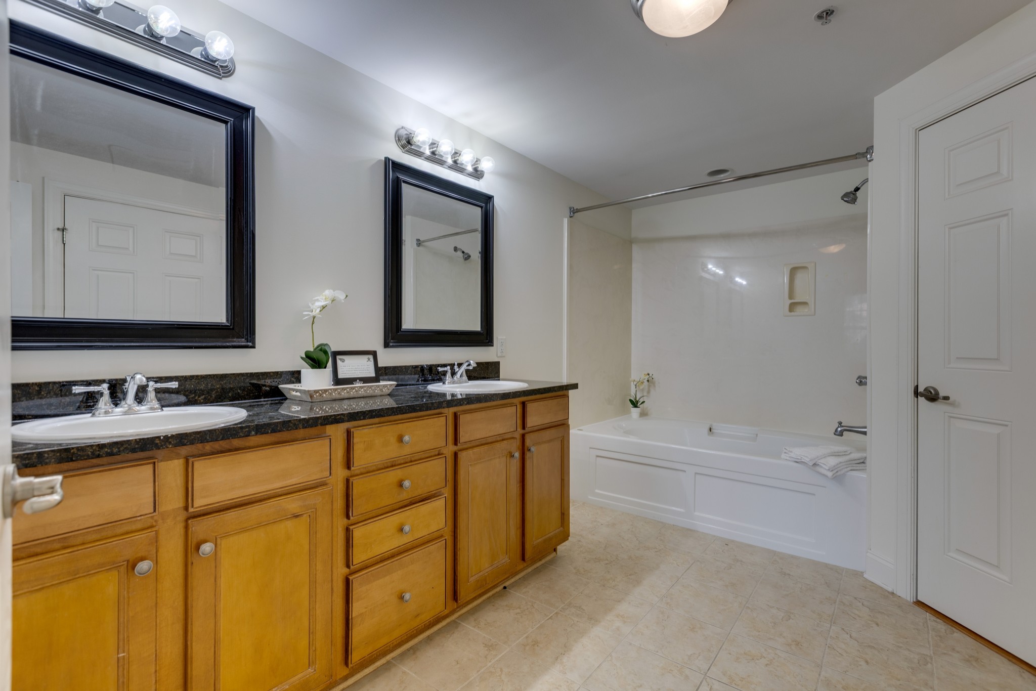 3201 Aspen Grove Dr Unit: E5