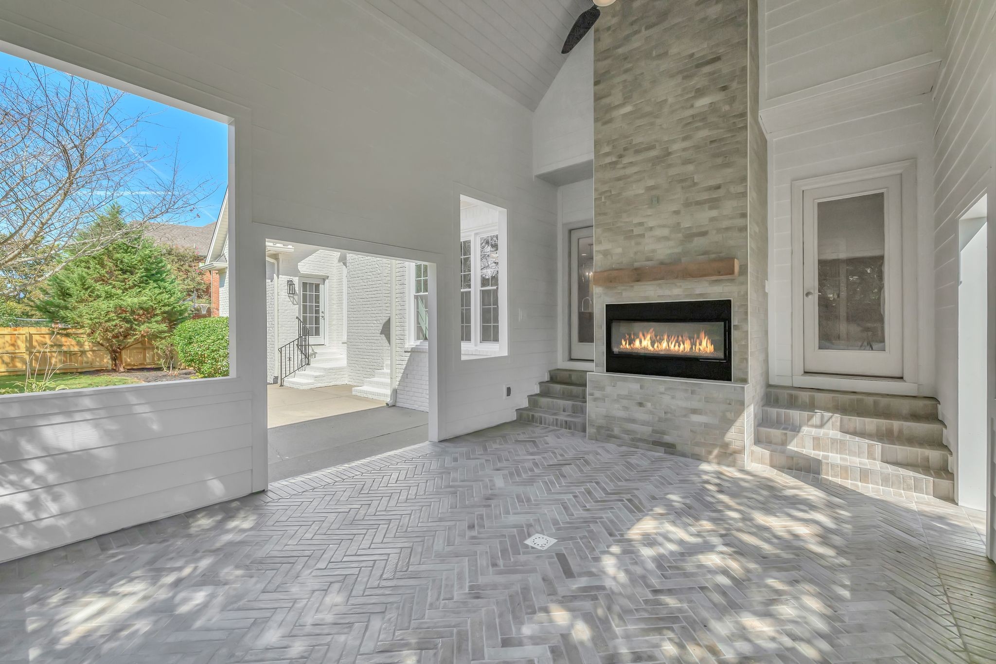 1445 Bradberry Dr