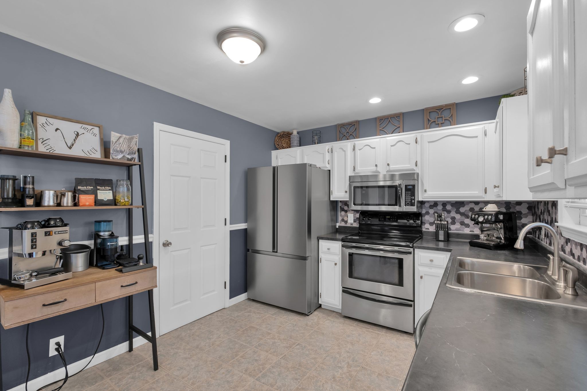 111 Cambridge Dr