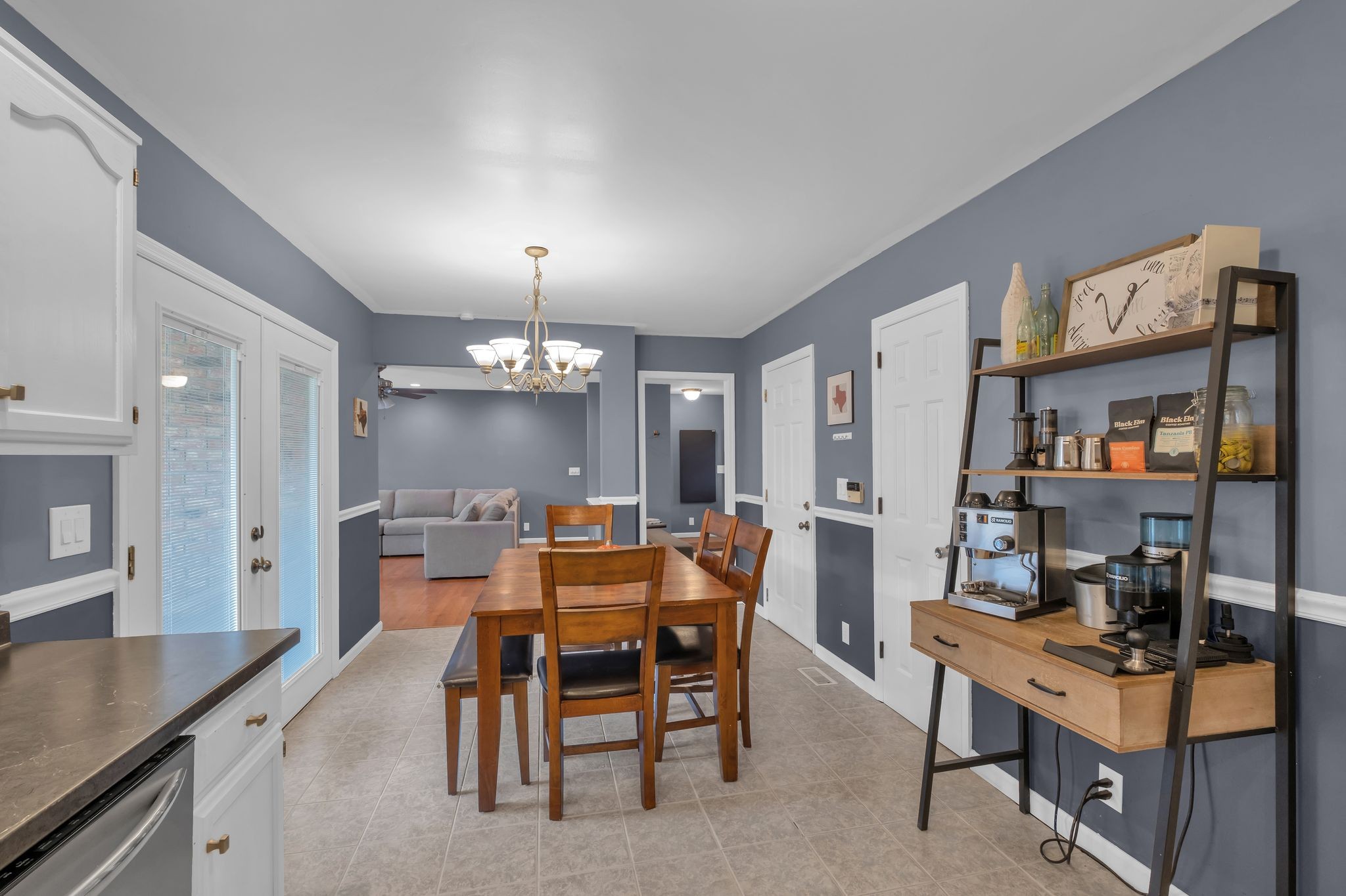 111 Cambridge Dr