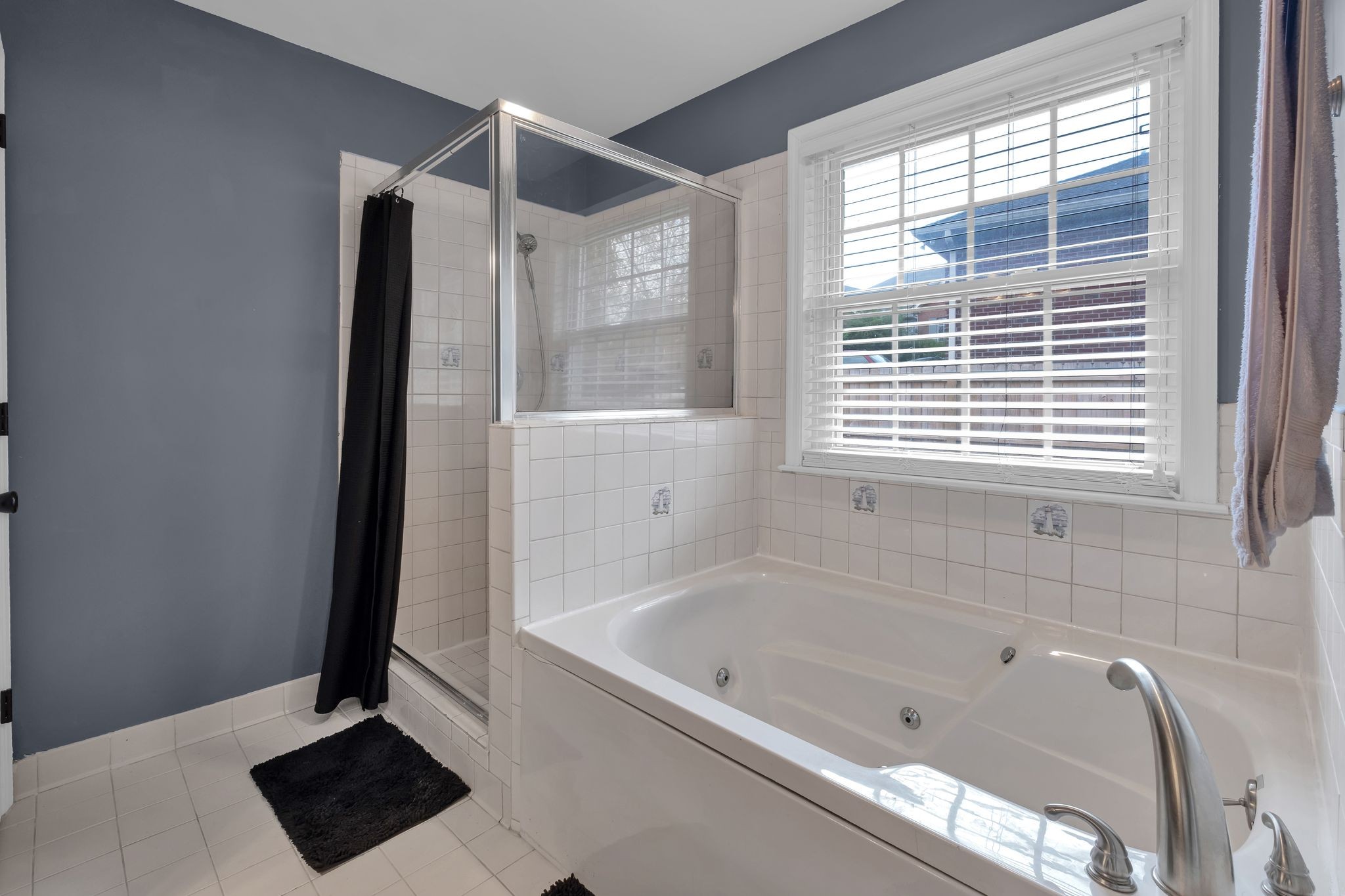 111 Cambridge Dr
