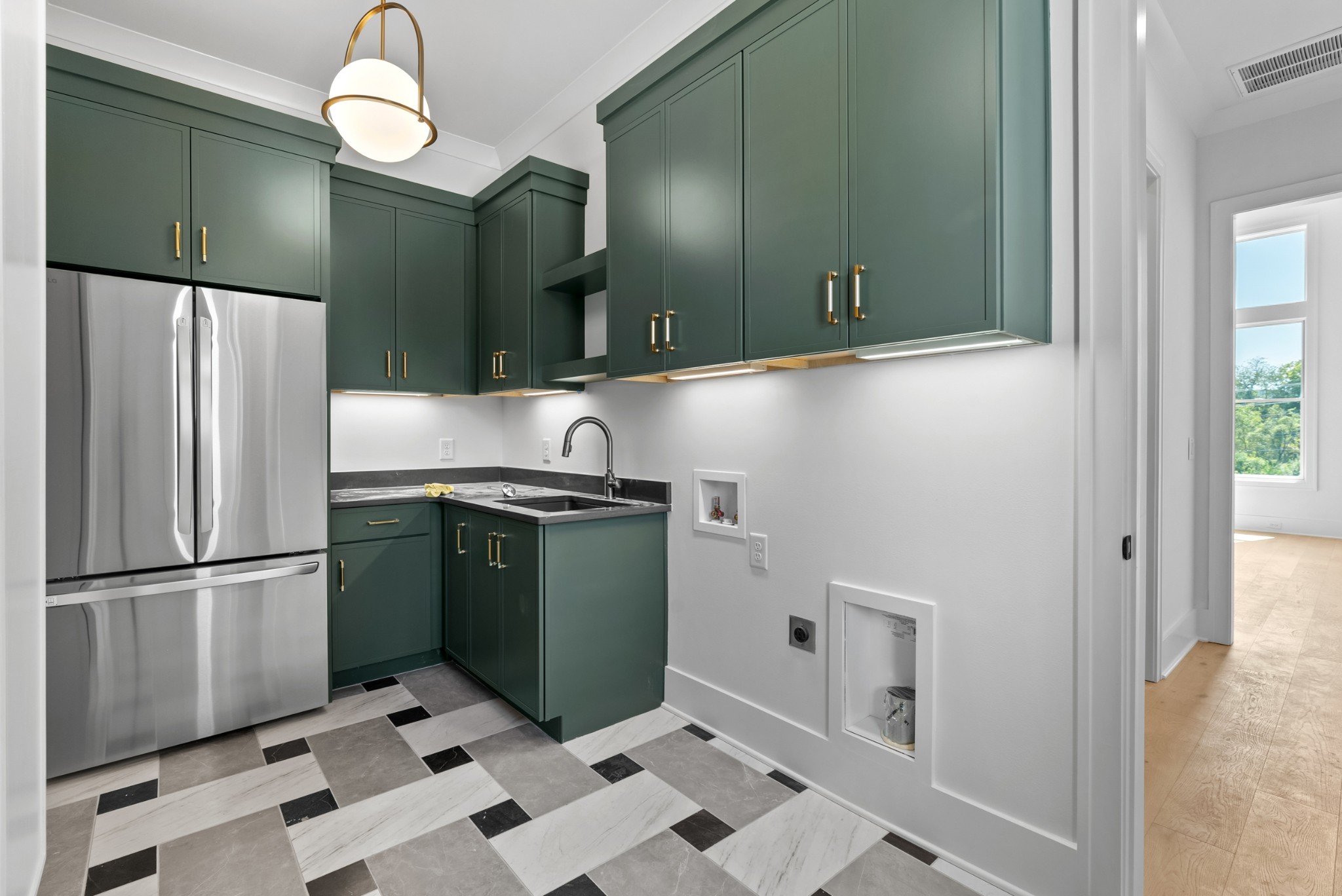 8123 Boiling Springs Pl