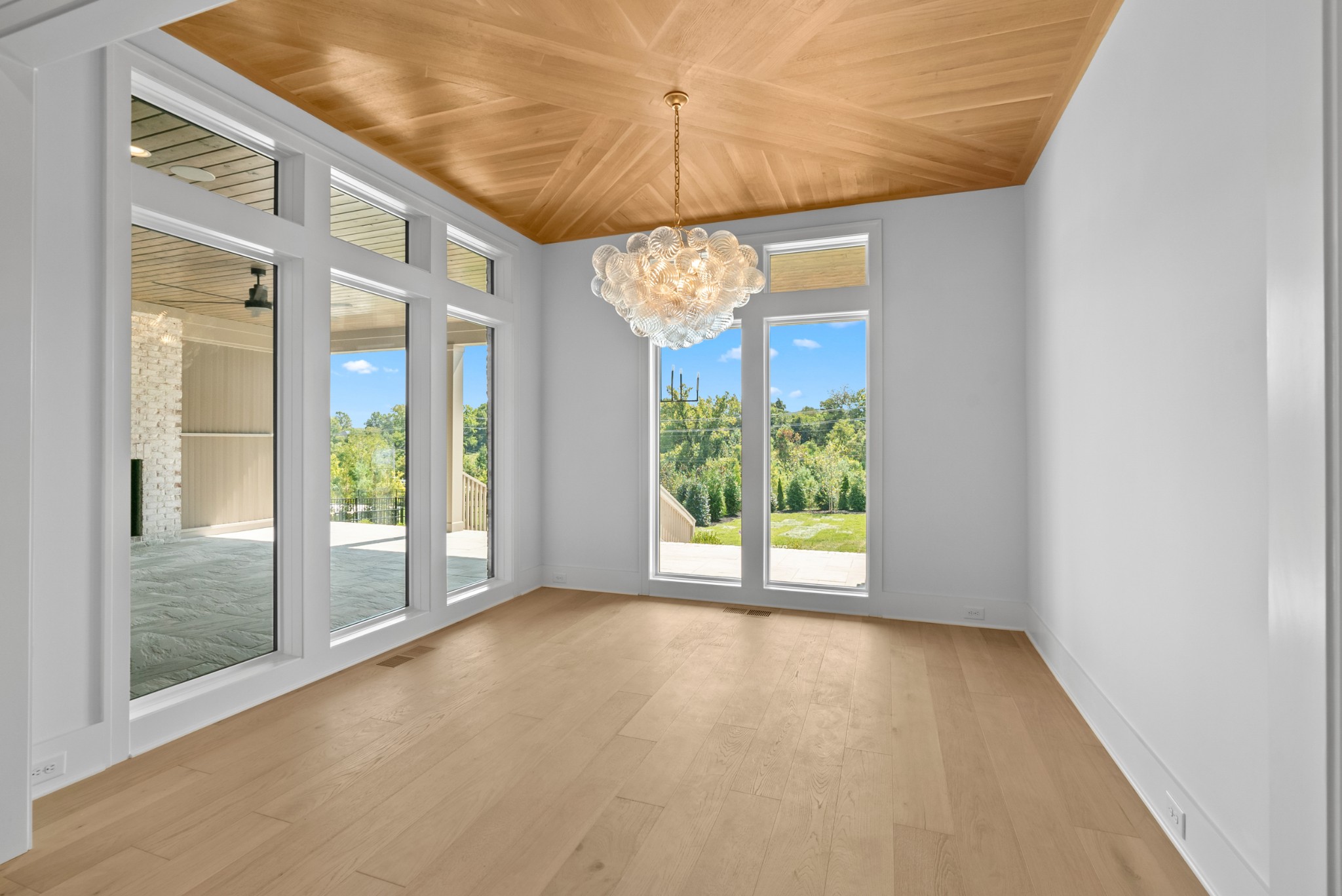 8123 Boiling Springs Pl