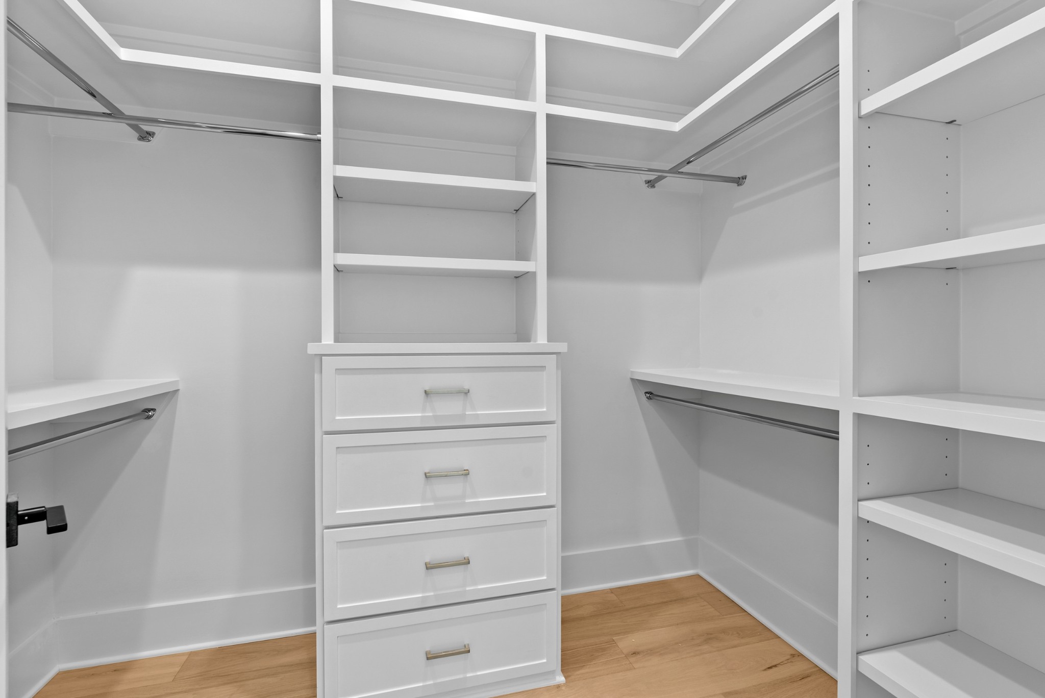 8123 Boiling Springs Pl