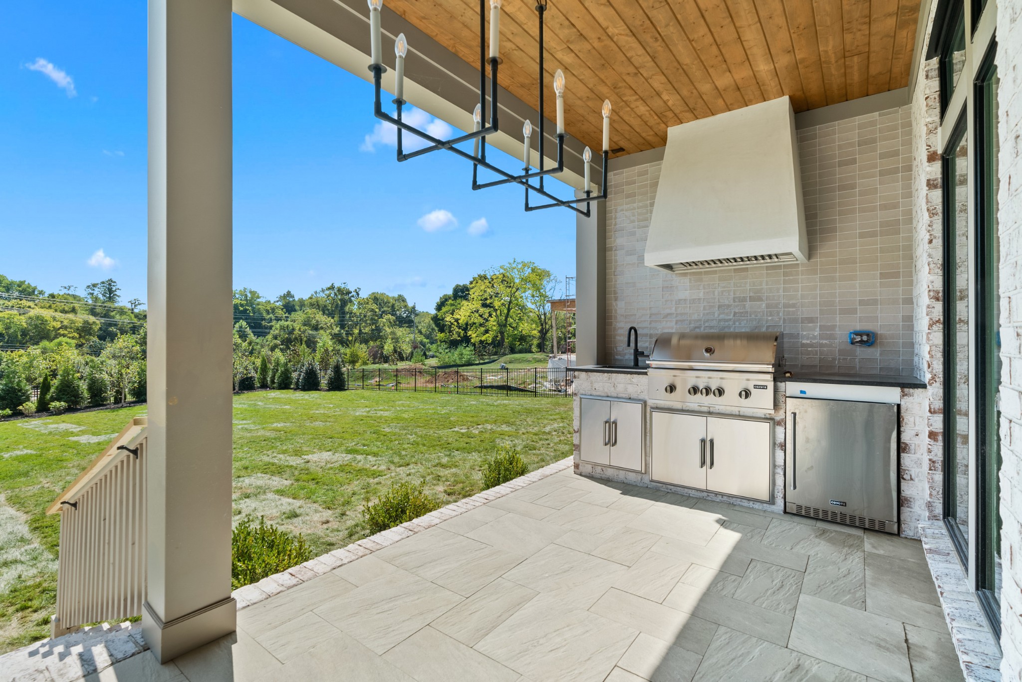 8123 Boiling Springs Pl