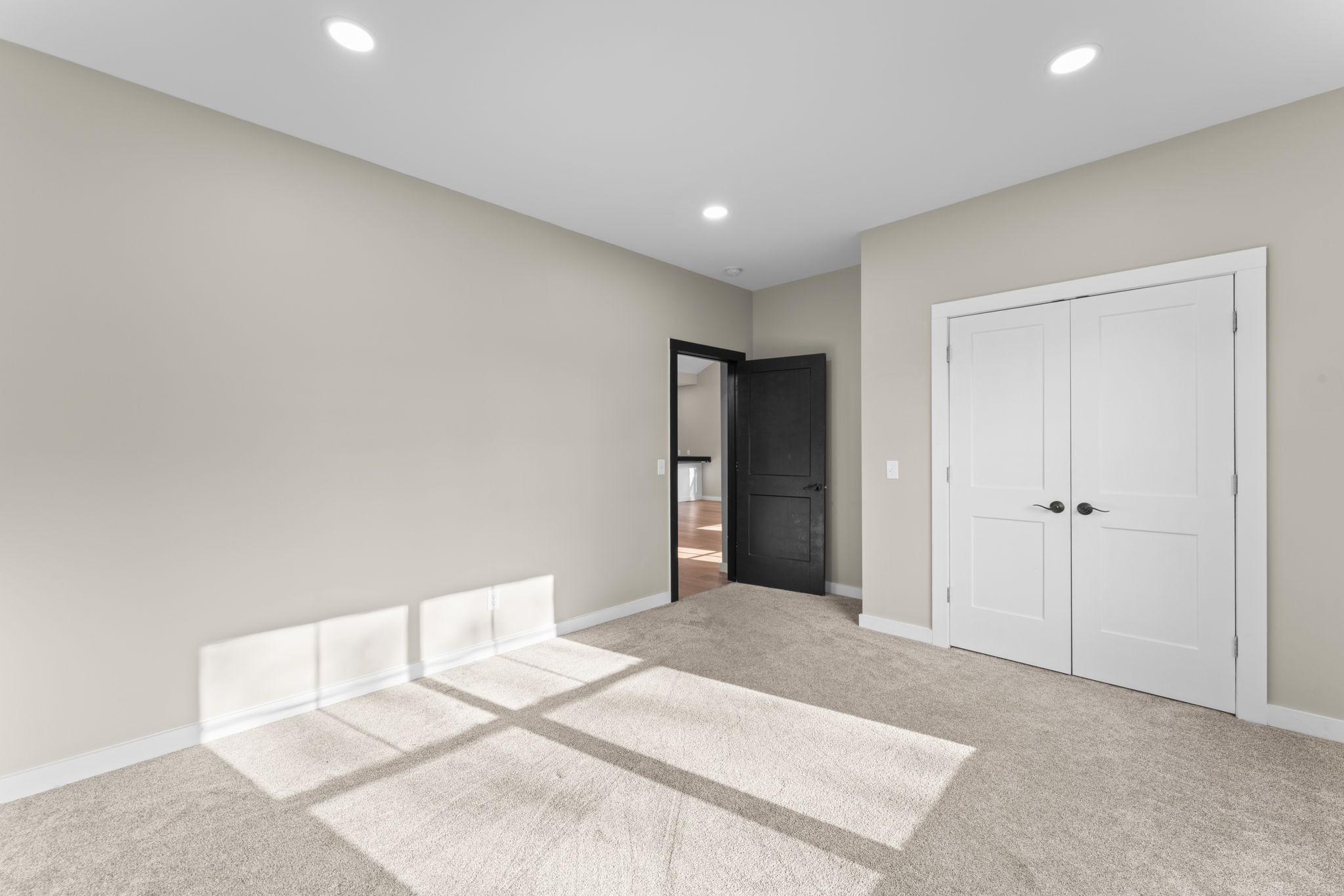119 Line St