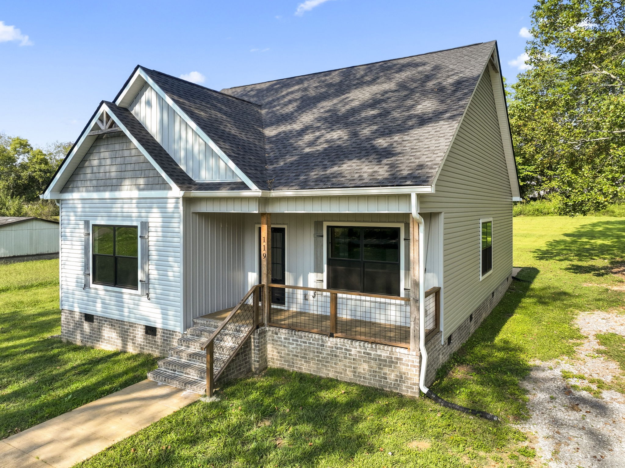 119 Line St