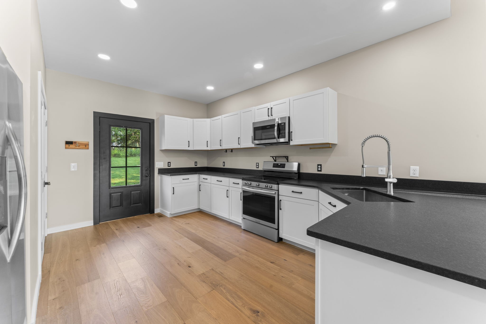 119 Line St