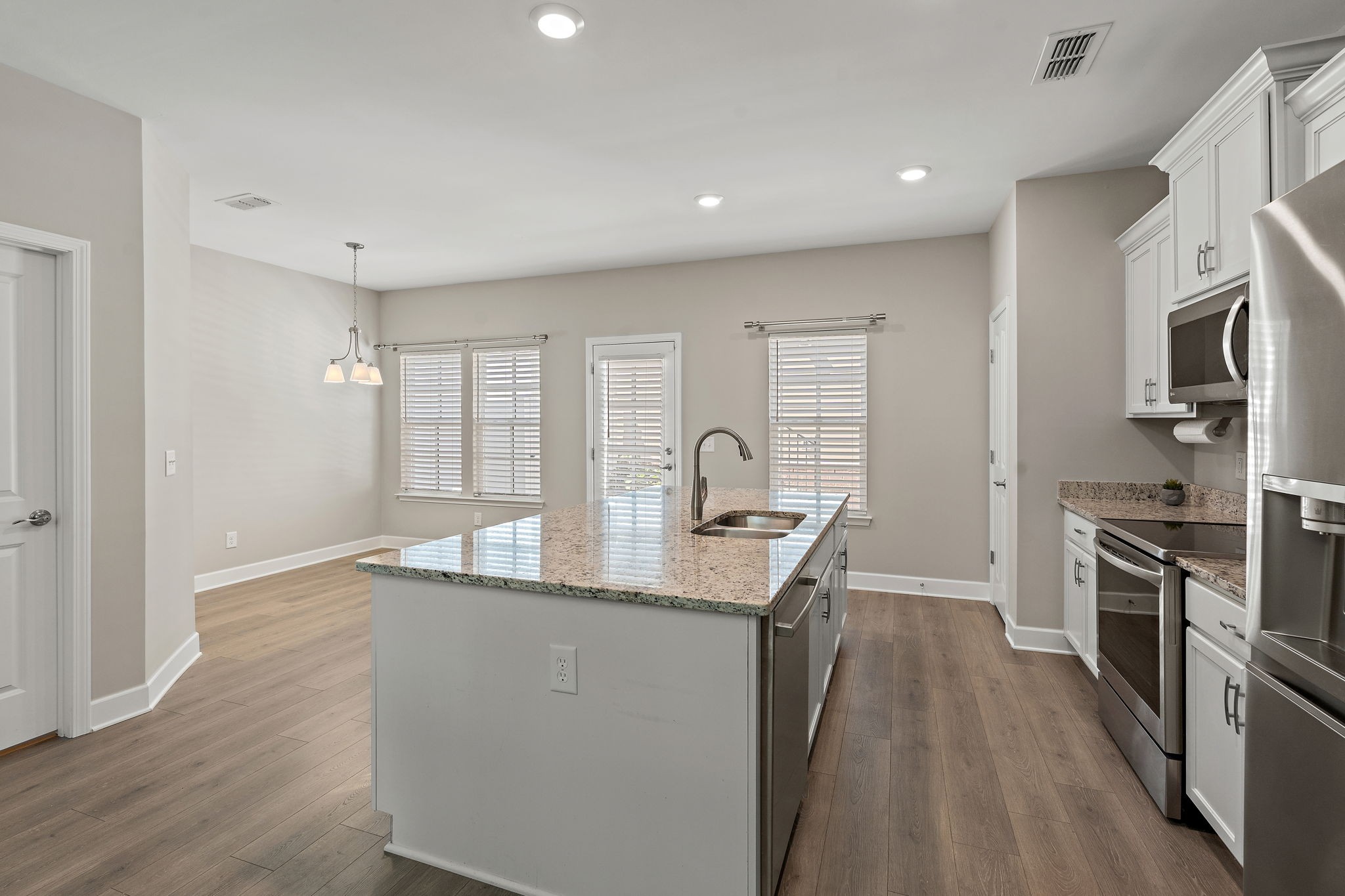 2319 Fairchild Circle