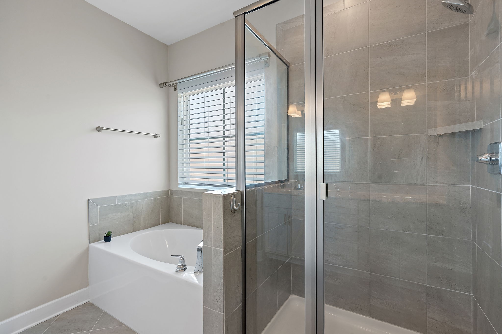 2319 Fairchild Circle