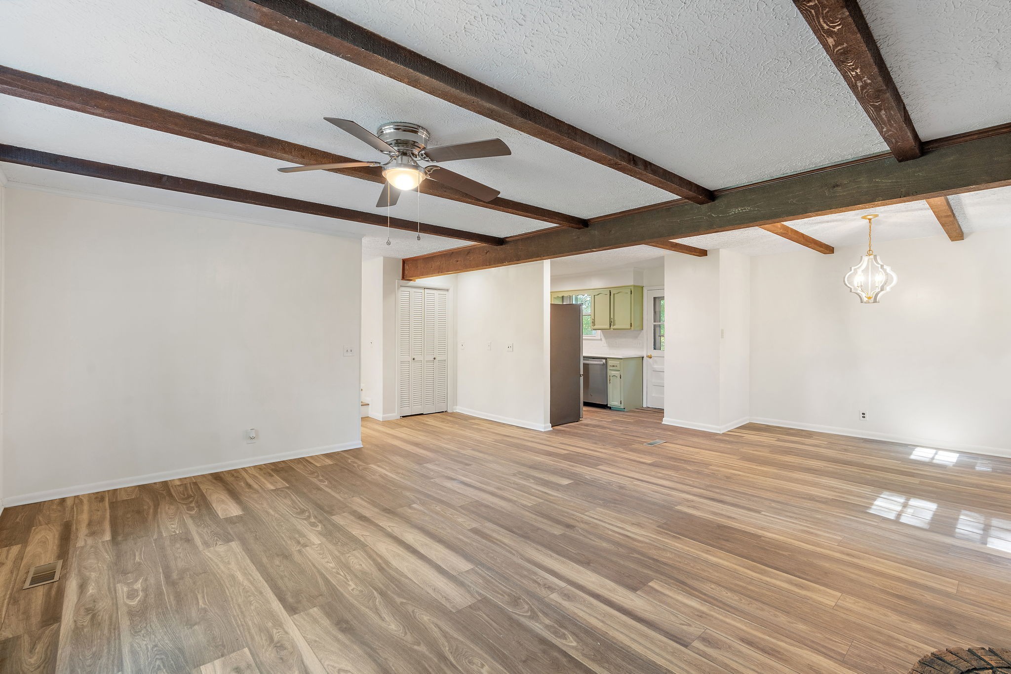 1627 W Grab Creek Rd