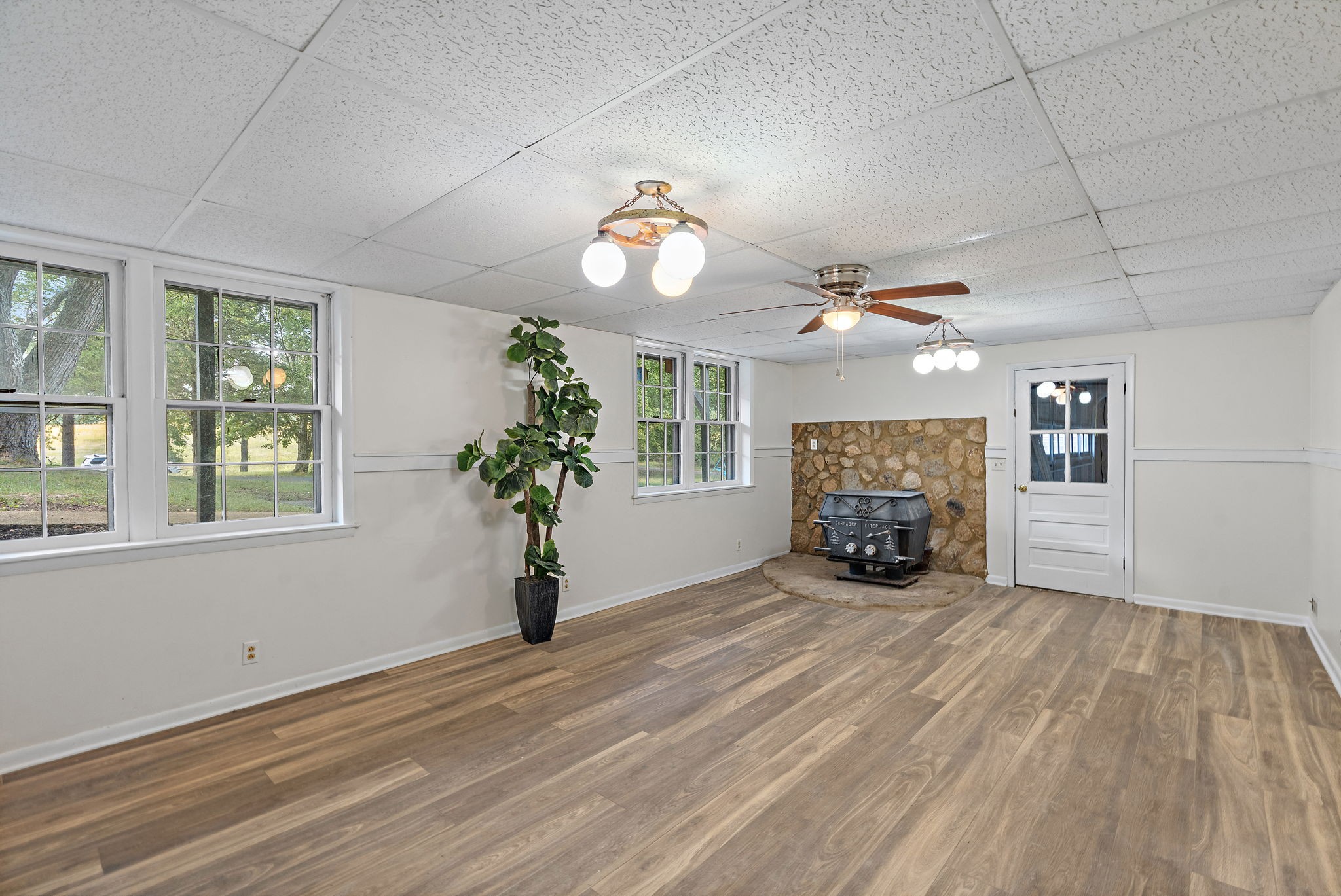 1627 W Grab Creek Rd