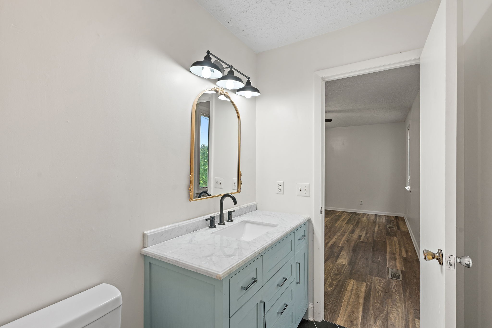 1627 W Grab Creek Rd