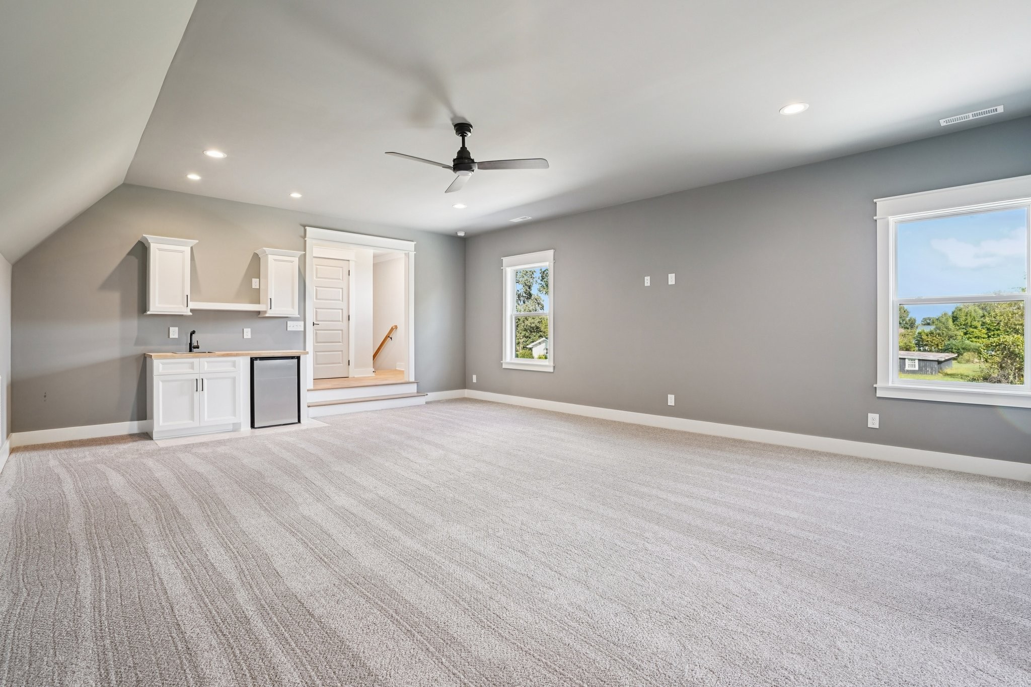 4879 Crescent Lane