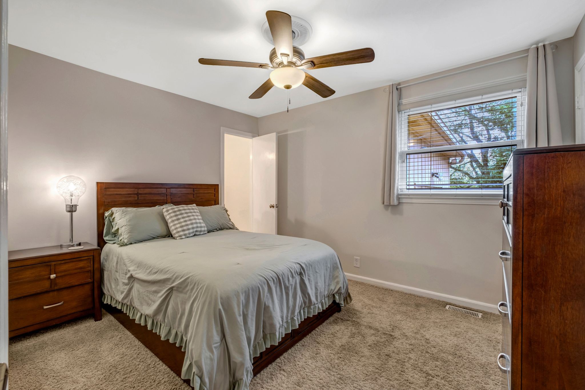 622 Oakwood Ter