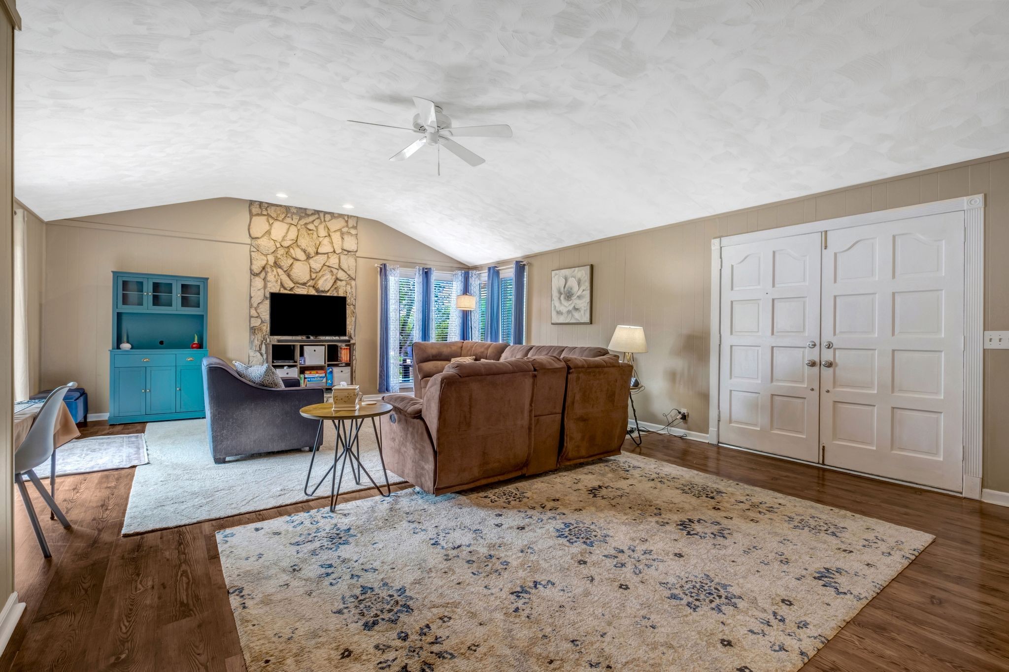 622 Oakwood Ter