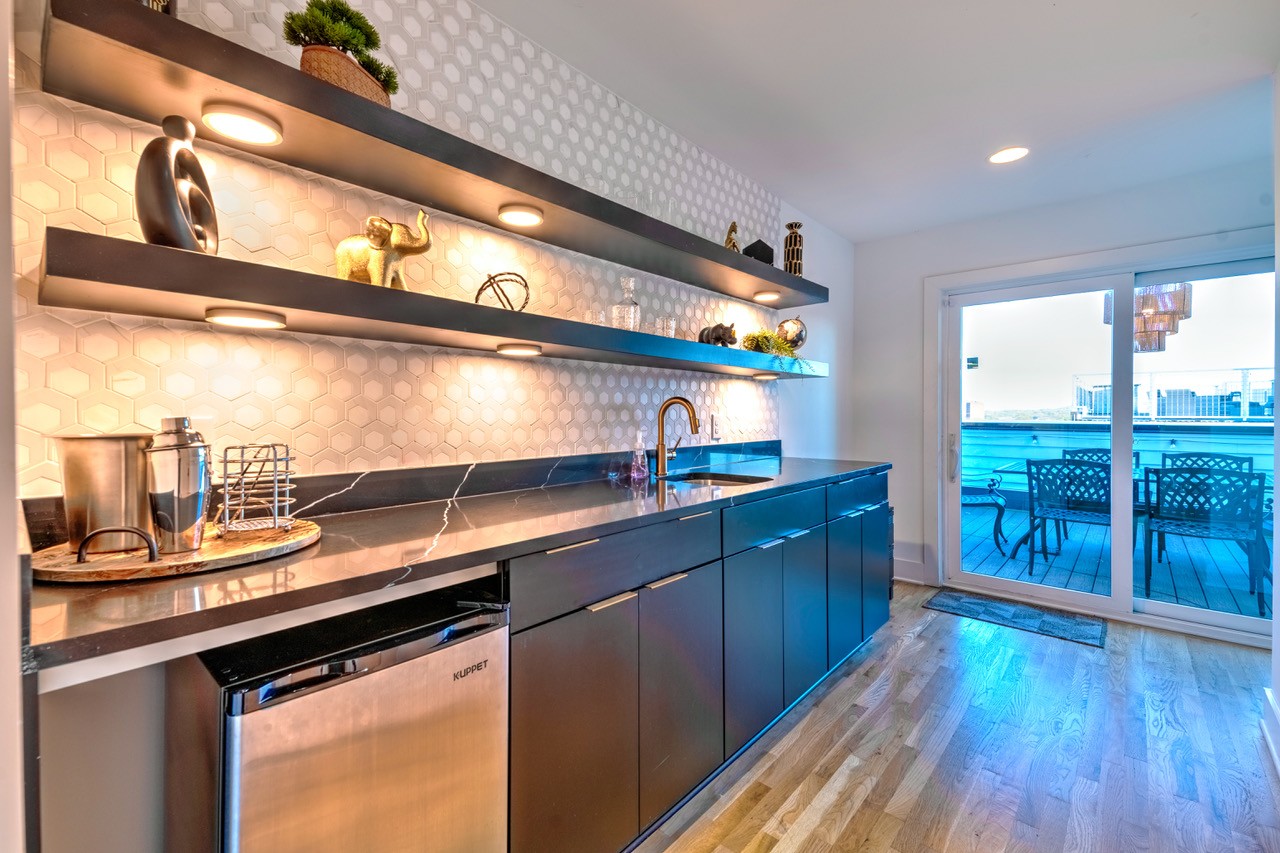 2805 Delaware Avenue Unit: 103