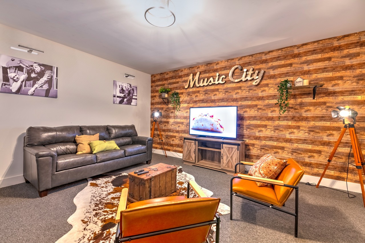 2805 Delaware Avenue Unit: 103