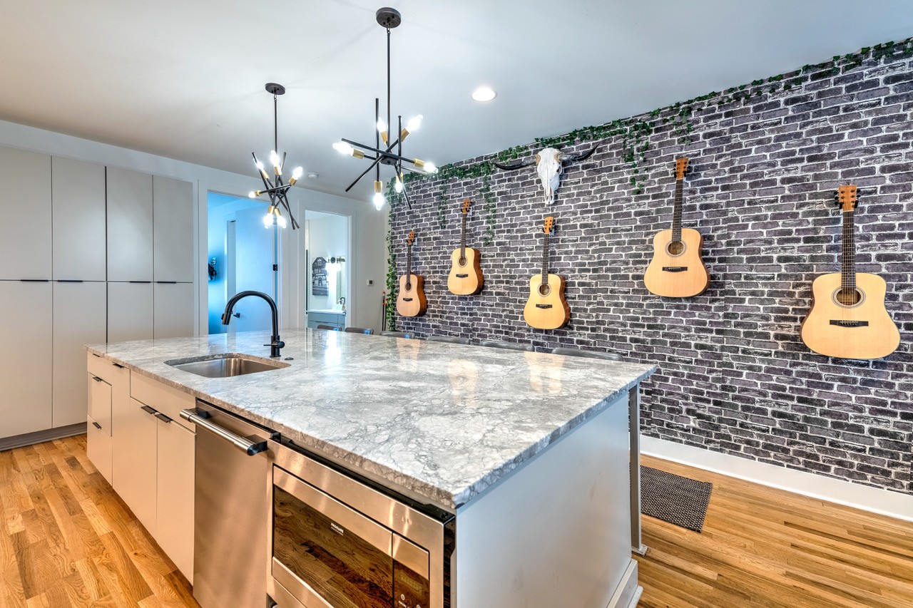 2805 Delaware Avenue Unit: 103