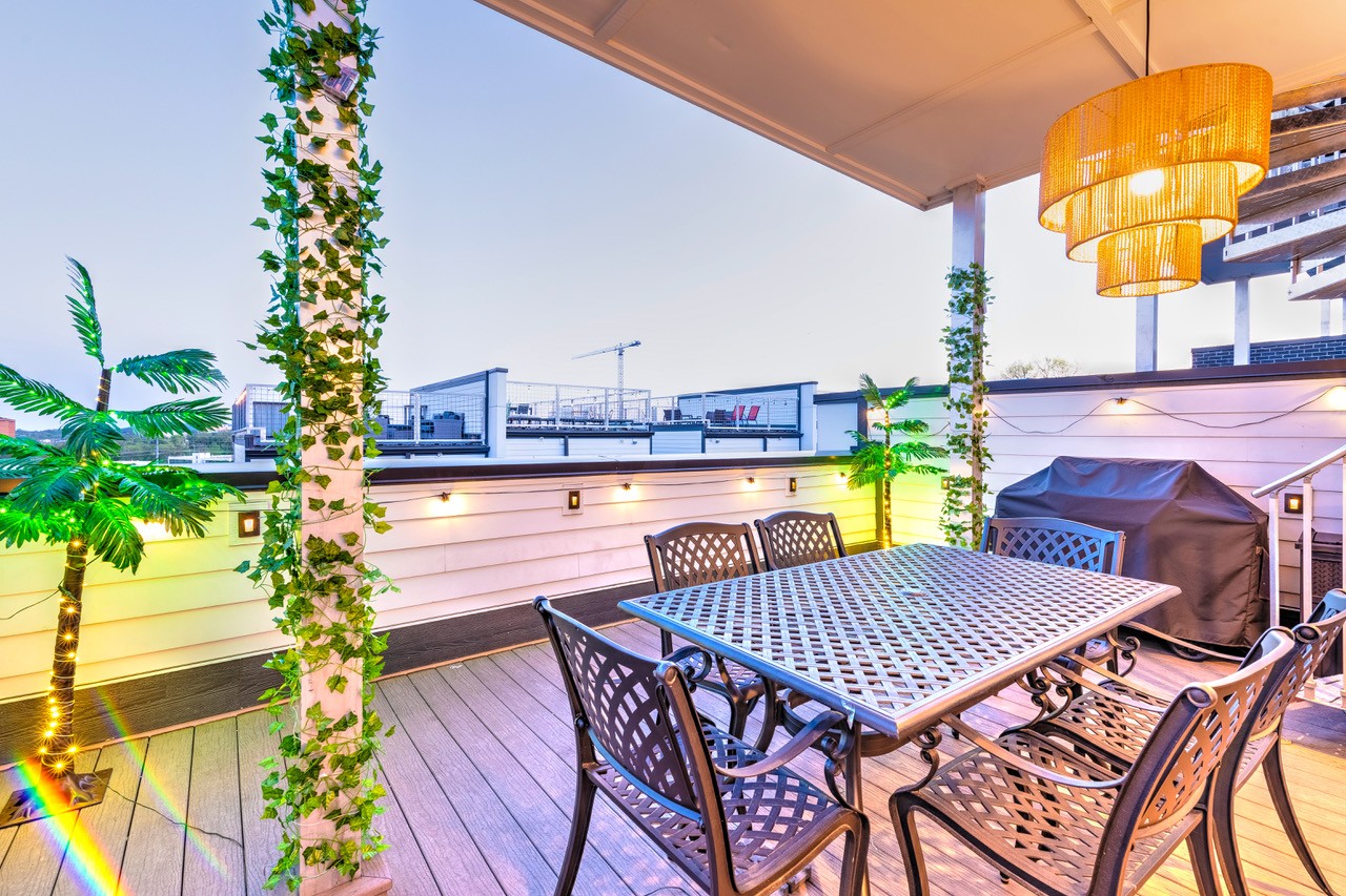 2805 Delaware Avenue Unit: 103