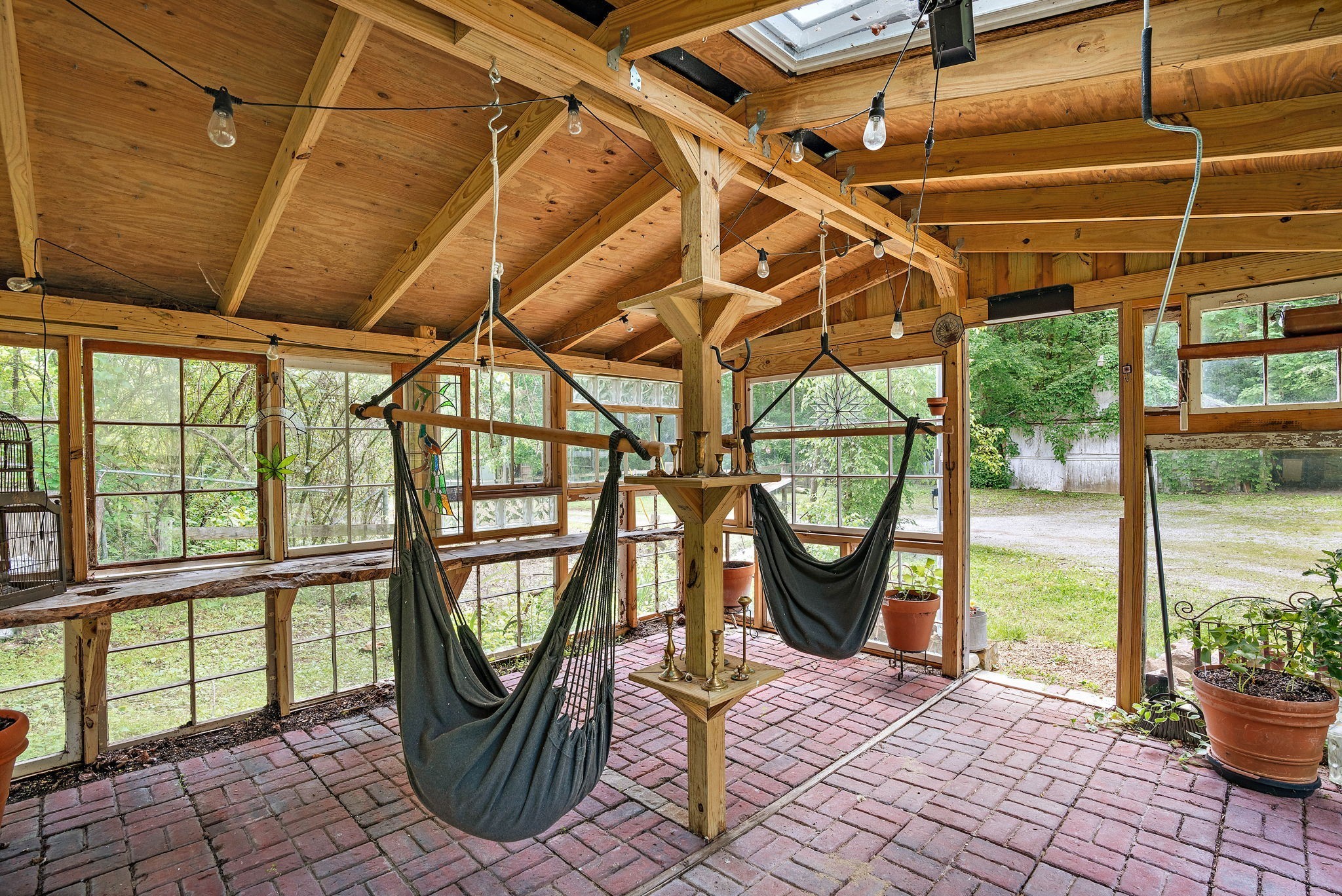 5169 Eatons Creek Rd