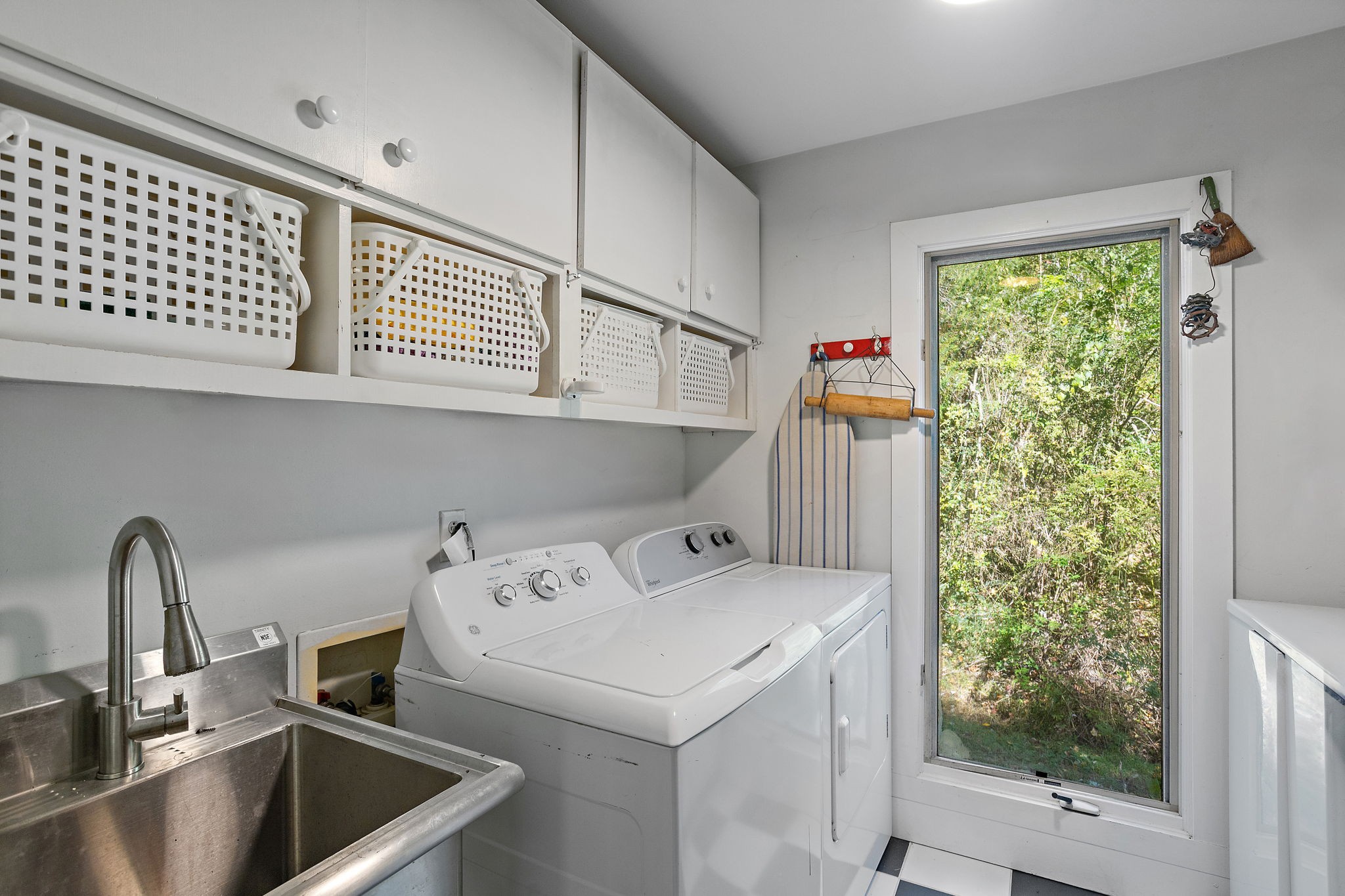 5169 Eatons Creek Rd