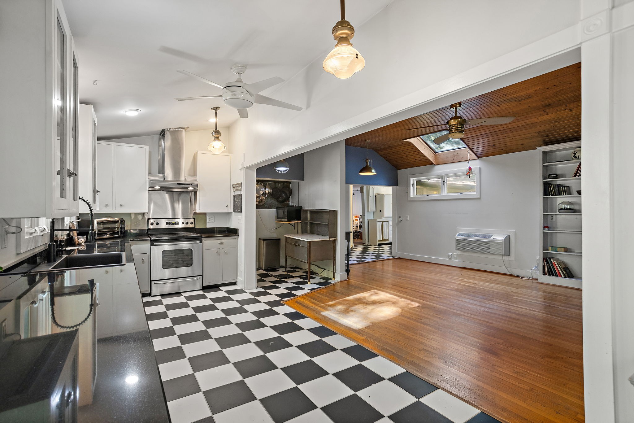 5169 Eatons Creek Rd