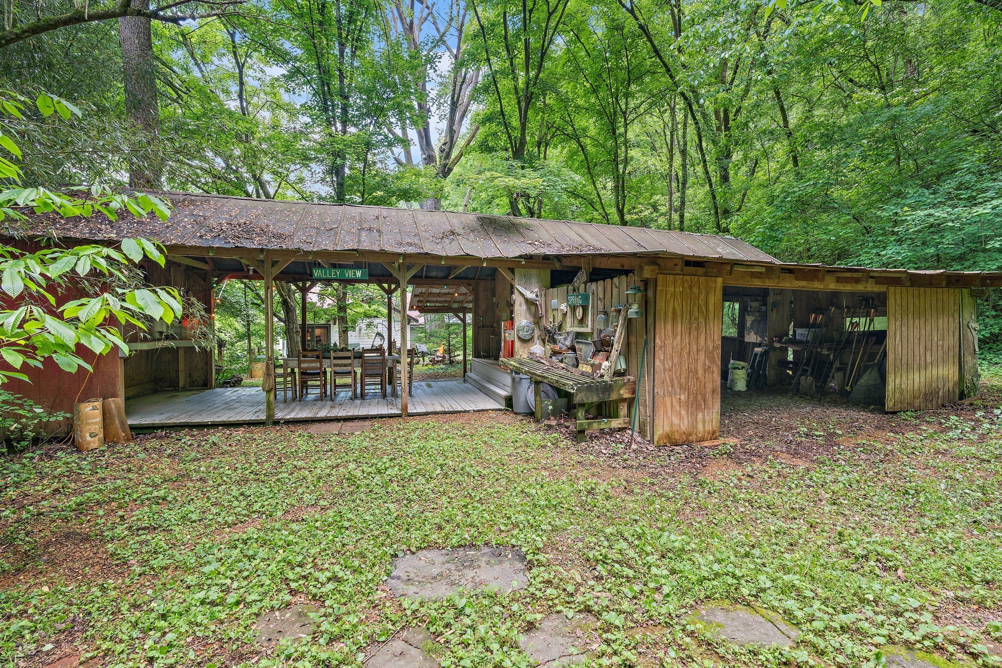 5169 Eatons Creek Rd