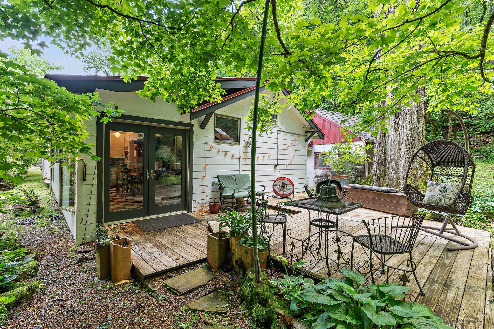 5169 Eatons Creek Rd