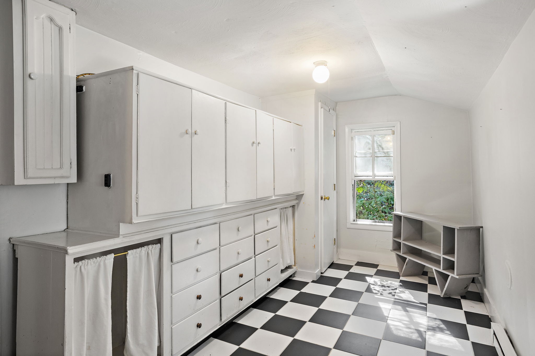 5169 Eatons Creek Rd