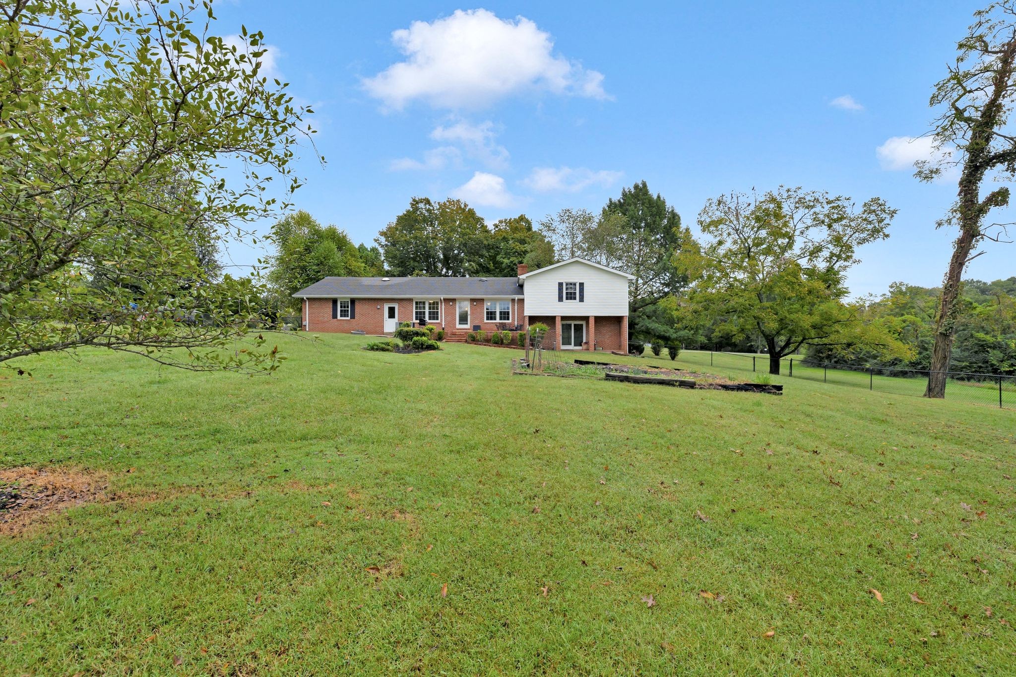 231 Riverbend Country Club Rd
