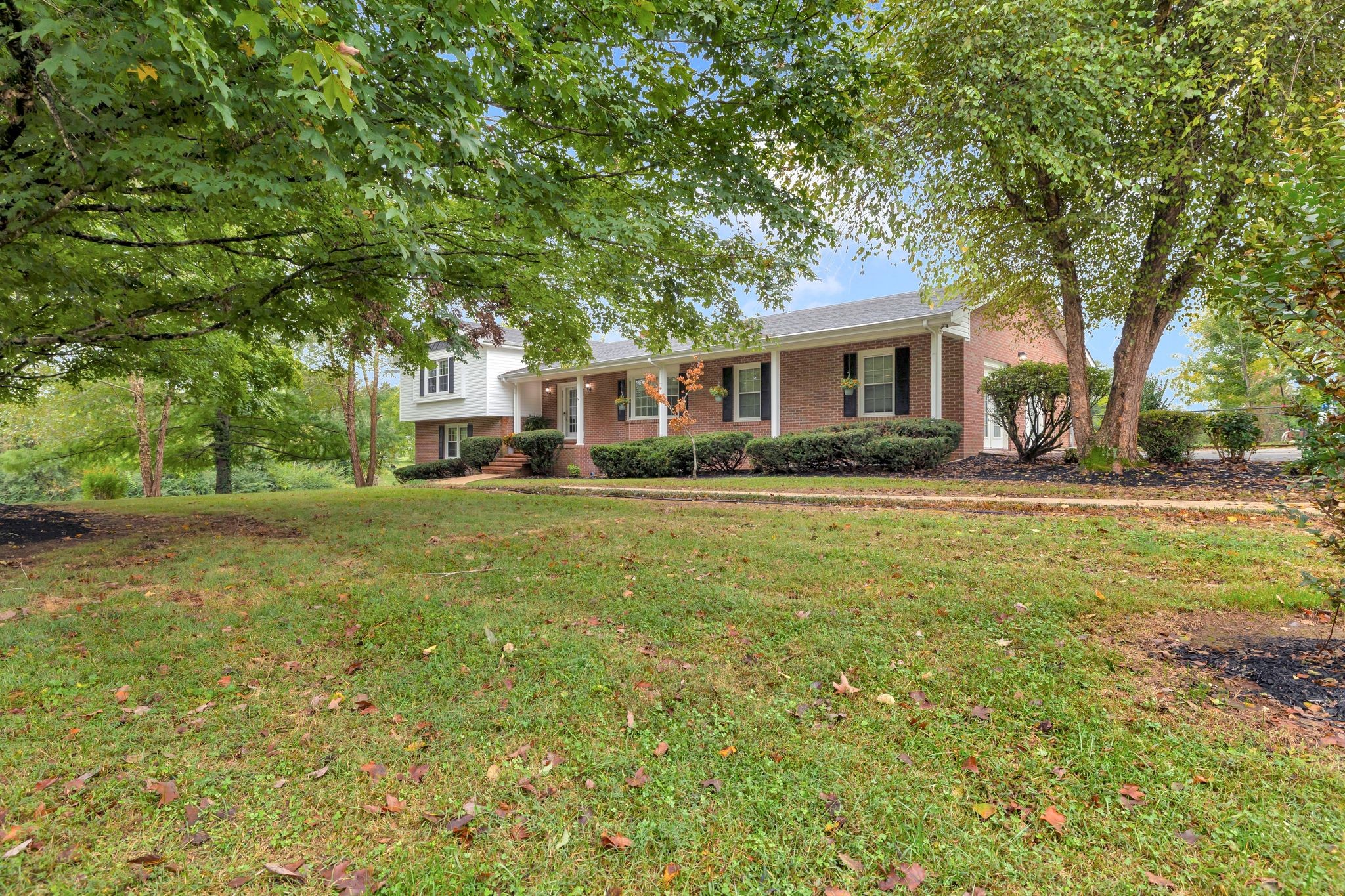 231 Riverbend Country Club Rd