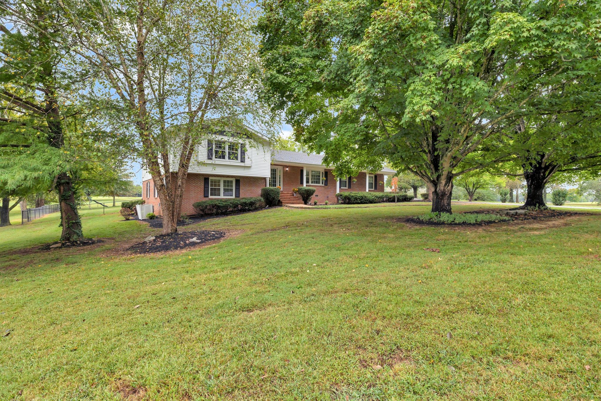 231 Riverbend Country Club Rd