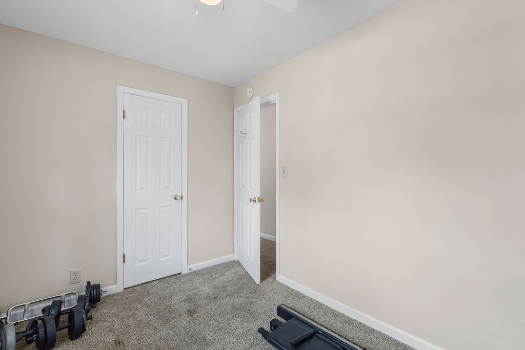 2731 Patricia Ln