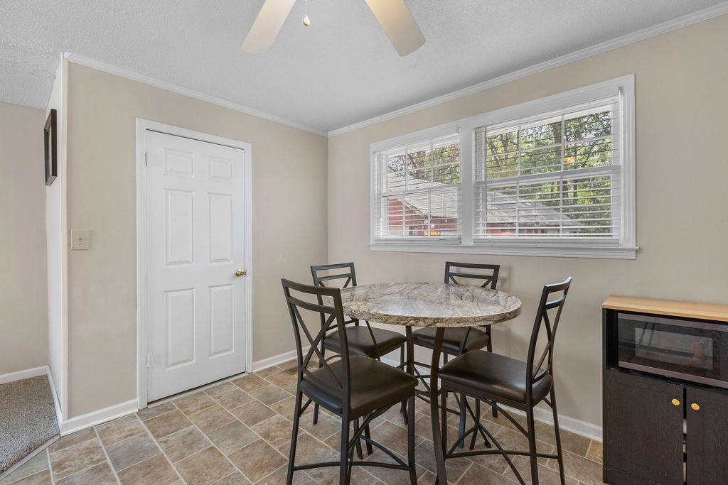 2731 Patricia Ln