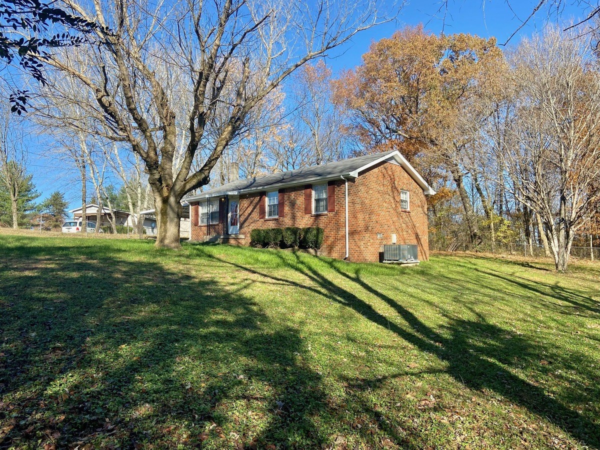2731 Patricia Ln