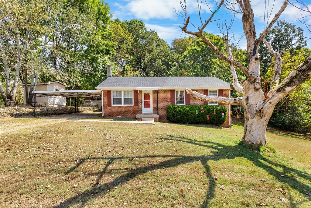 2731 Patricia Ln