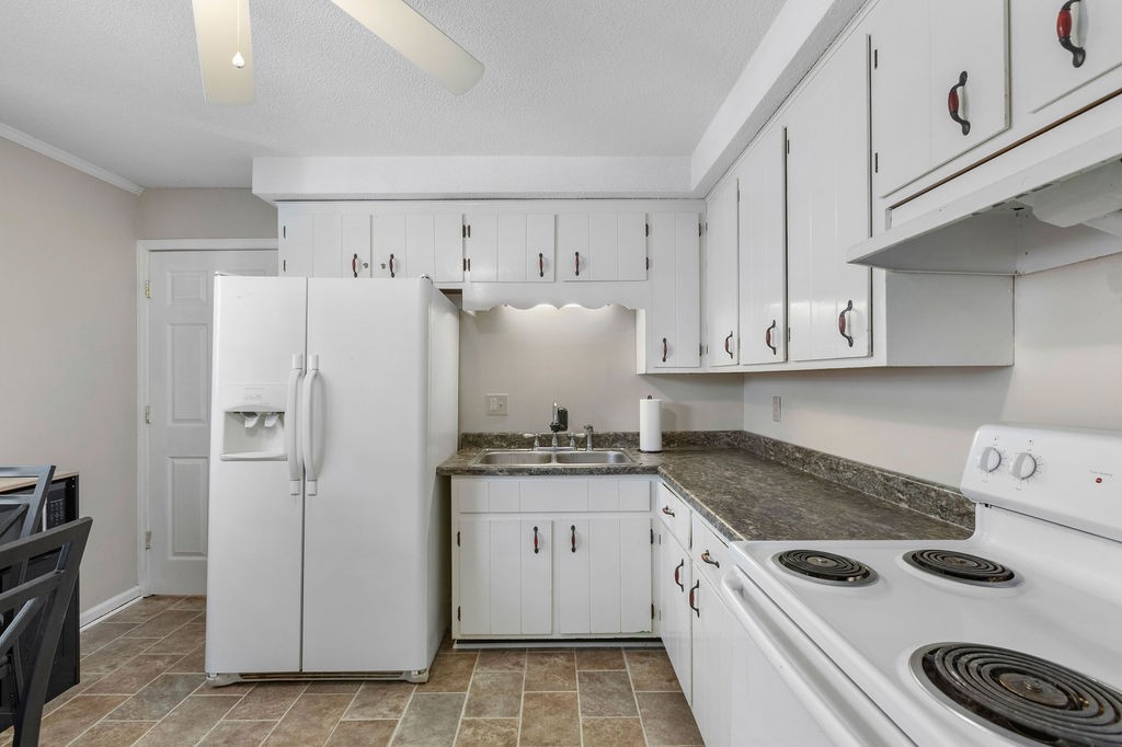 2731 Patricia Ln