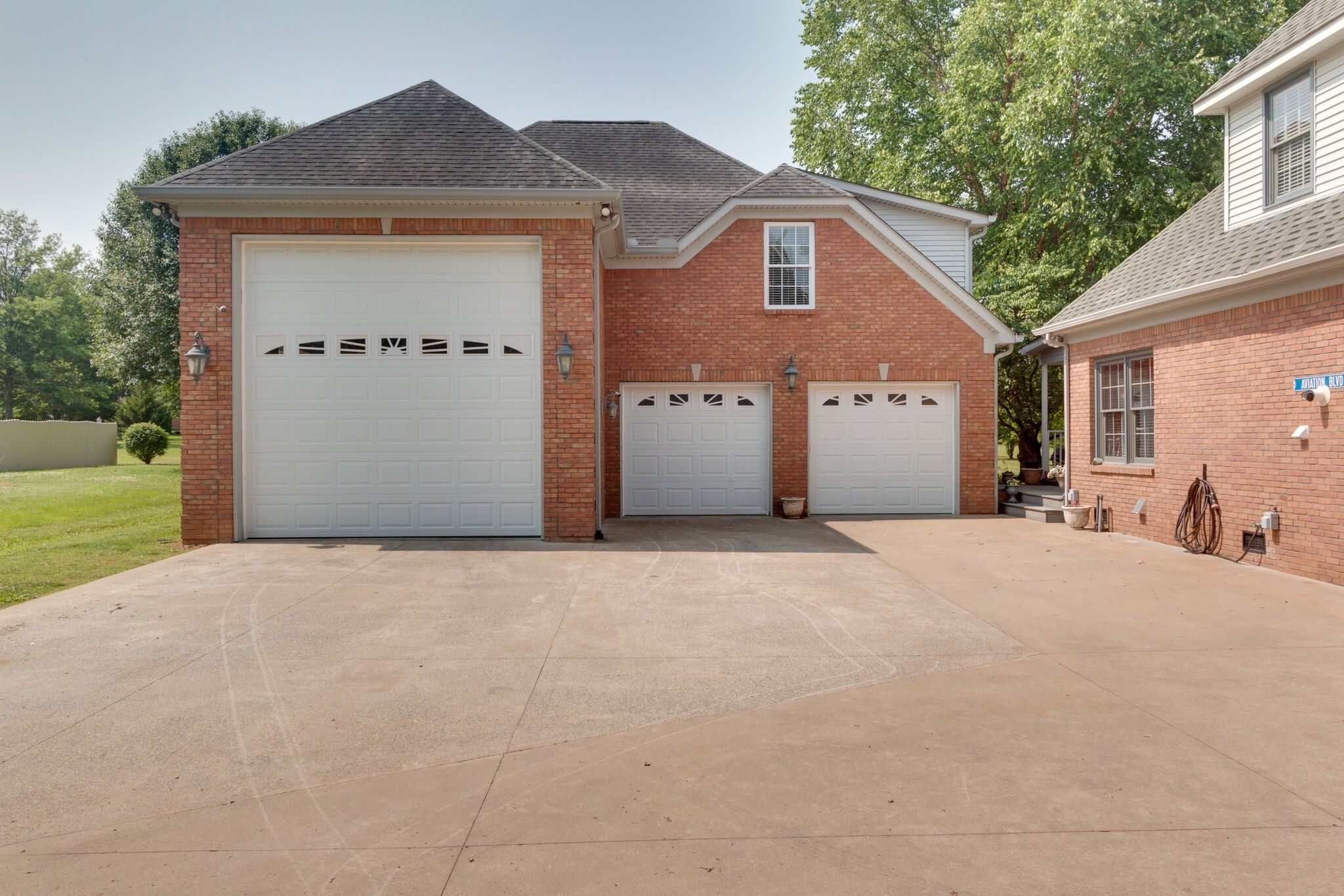 1798 Irby Lane
