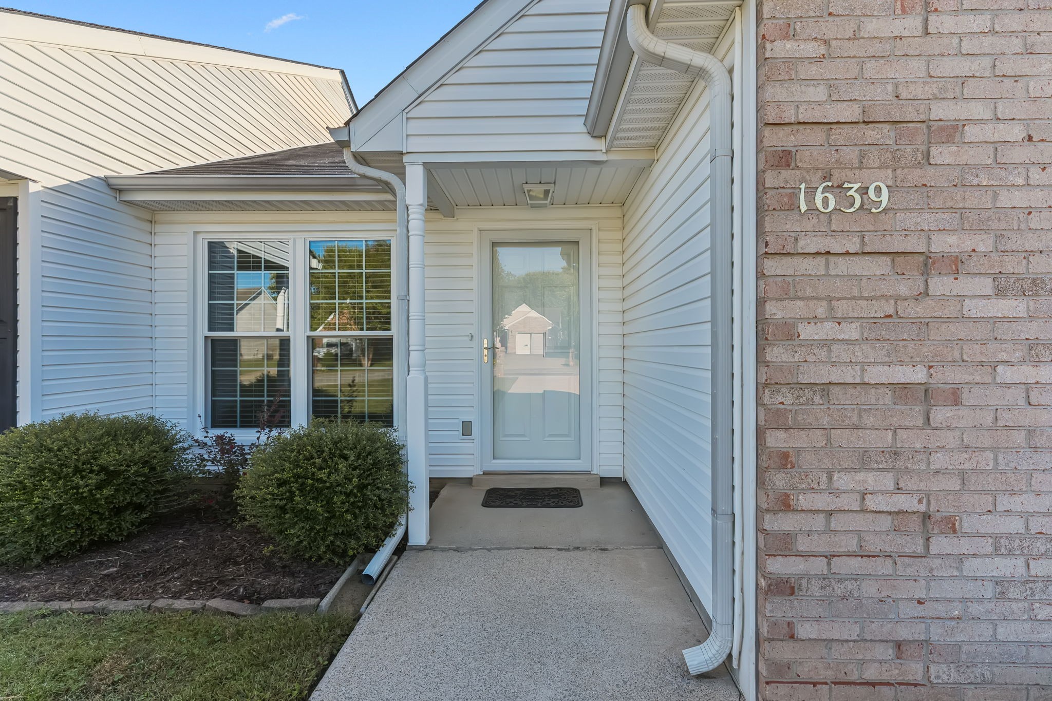 1639 Beaconcrest Cir