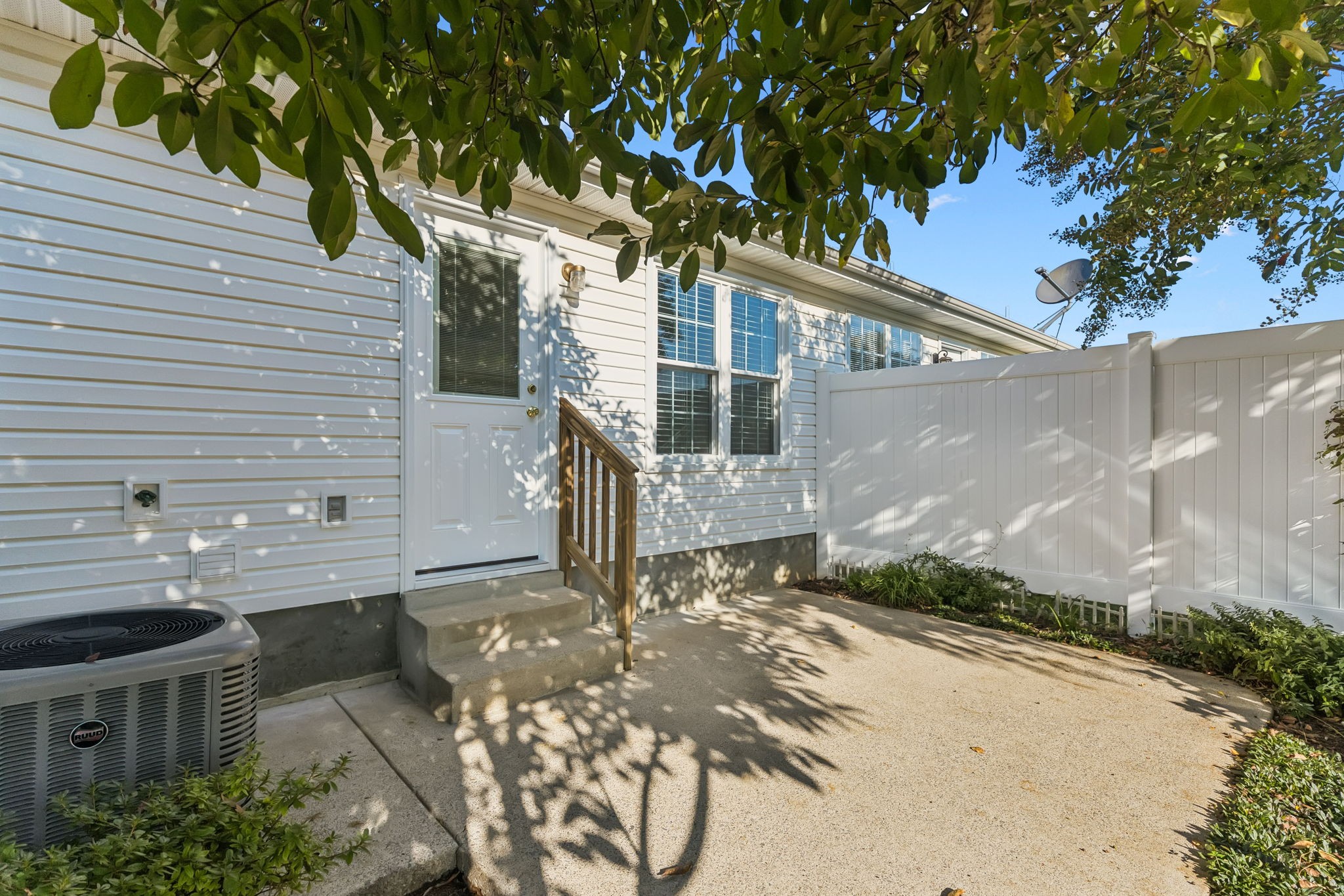 1639 Beaconcrest Cir