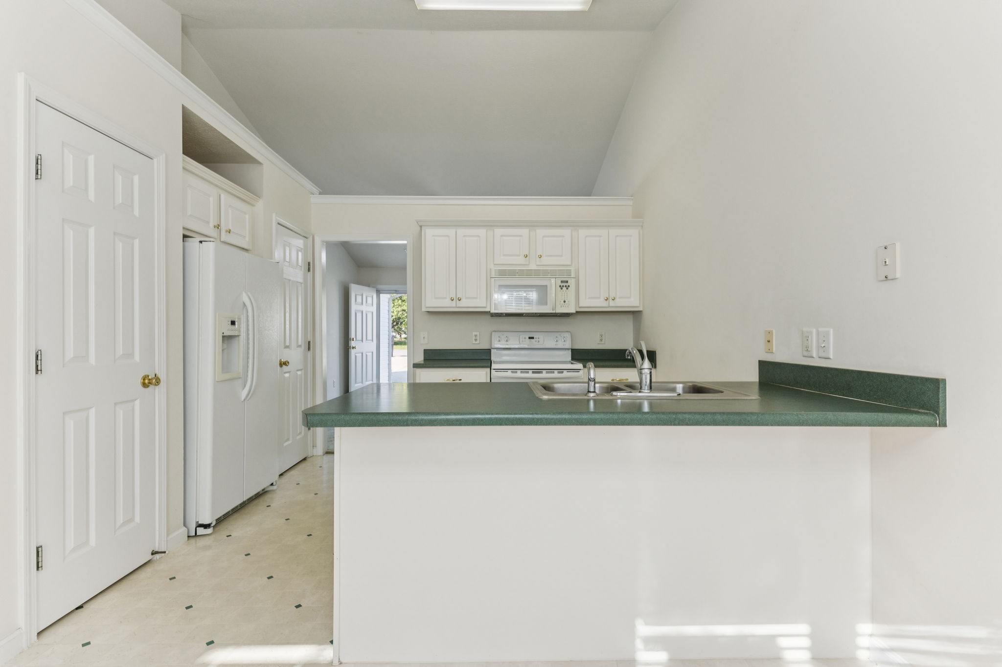 1639 Beaconcrest Cir