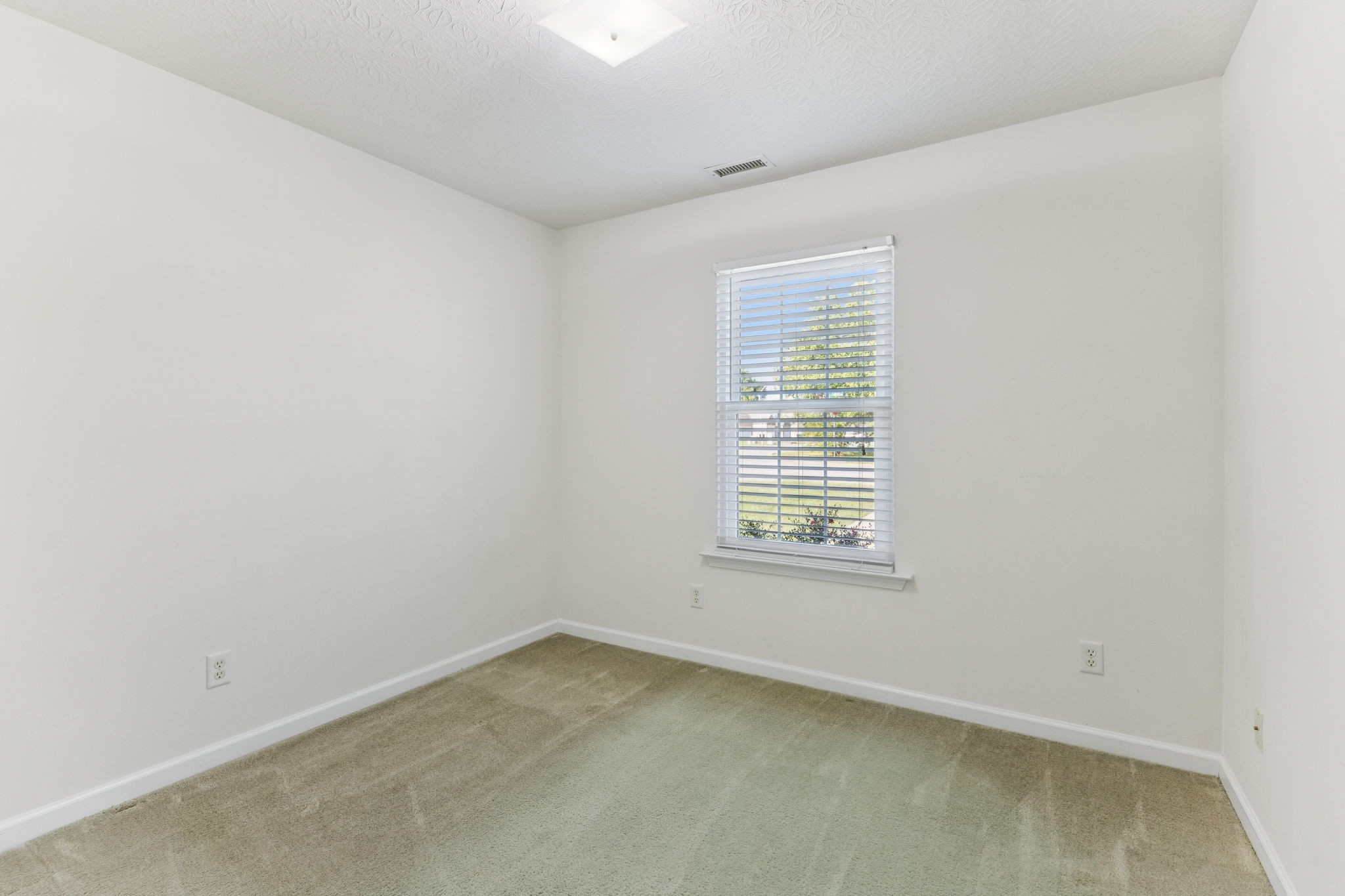 1639 Beaconcrest Cir