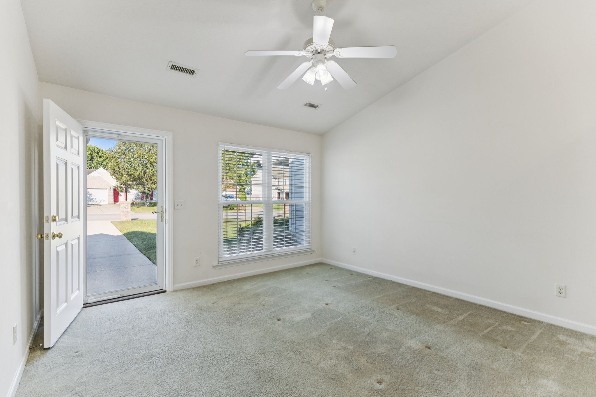 1639 Beaconcrest Cir
