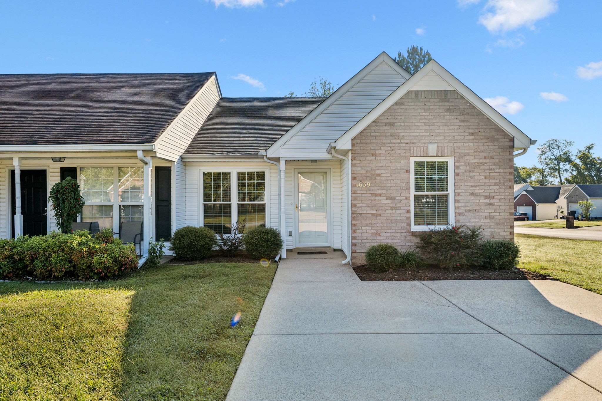 1639 Beaconcrest Cir